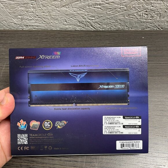 TEAMGROUP T-Force Xtreem ARGB 4000MHz CL18 16GB RAM (2x8GB) - Blue - Picture 2 of 2